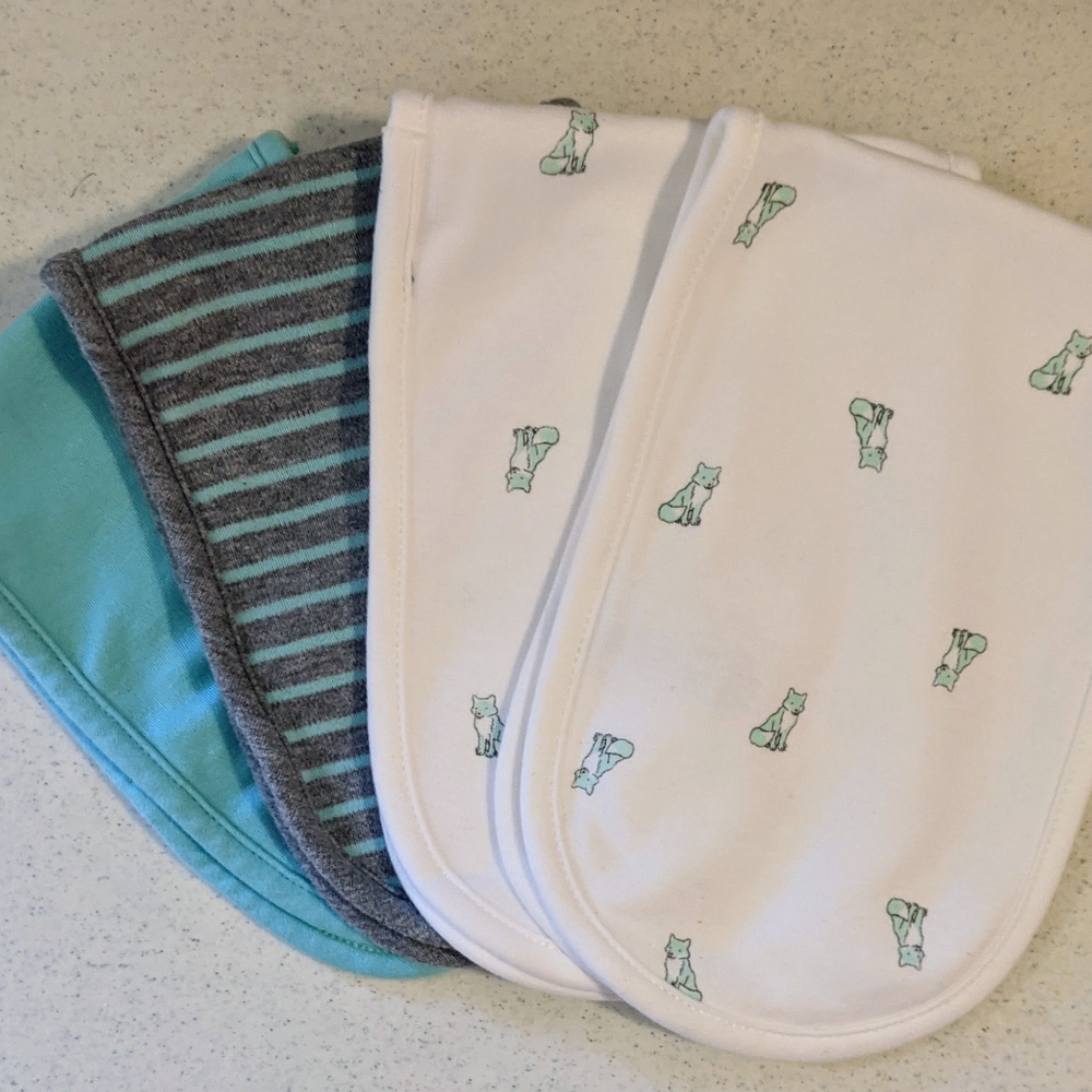 ♥️4 for $15♥️ Carter's 4pk Burp Cloths